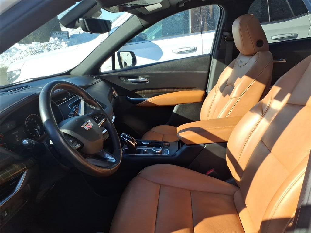 2023 Cadillac XT4 Premium Luxury