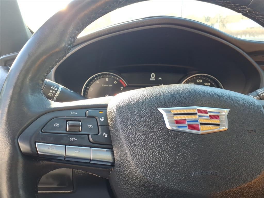 2023 Cadillac XT4 Premium Luxury