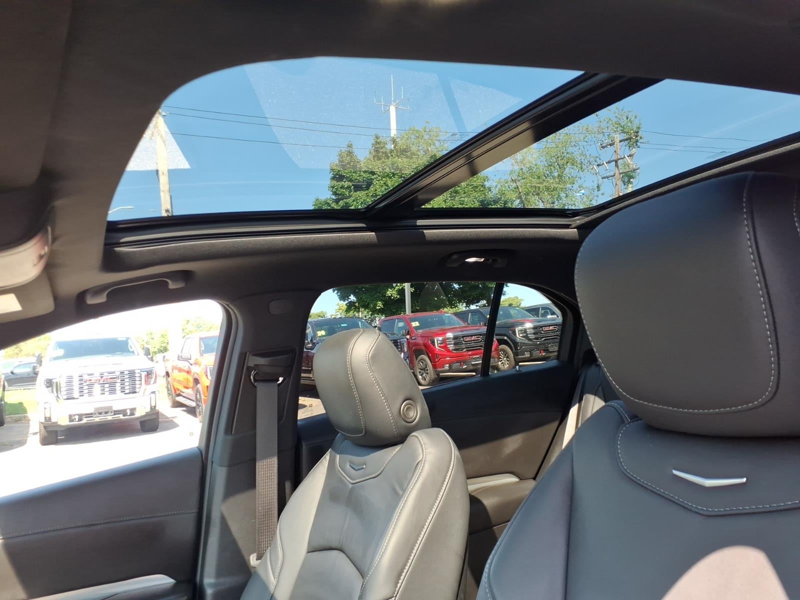 2023 Cadillac XT4 Premium Luxury