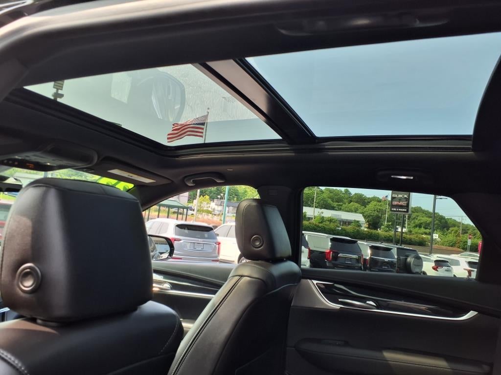 2022 Cadillac XT5 Premium Luxury