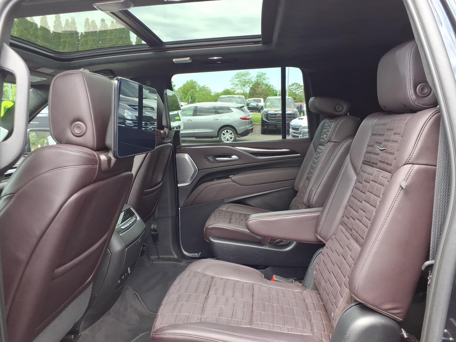 2023 Cadillac Escalade ESV Premium Luxury Platinum