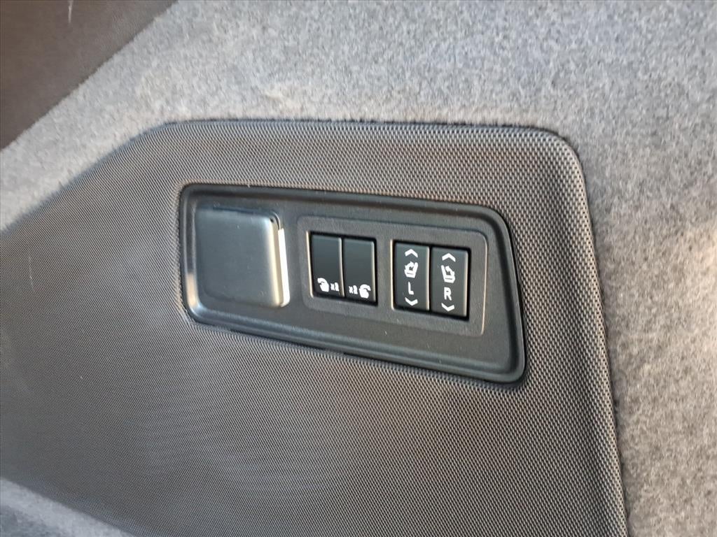 2023 Cadillac Escalade ESV Sport