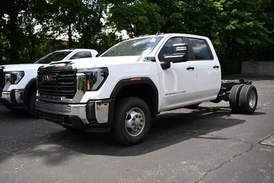 2024 GMC Sierra 3500 HD Chassis Cab Pro
