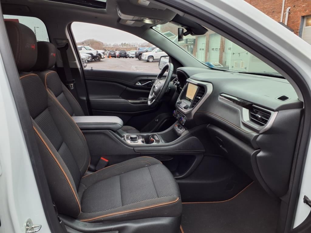 2023 GMC Acadia AT4