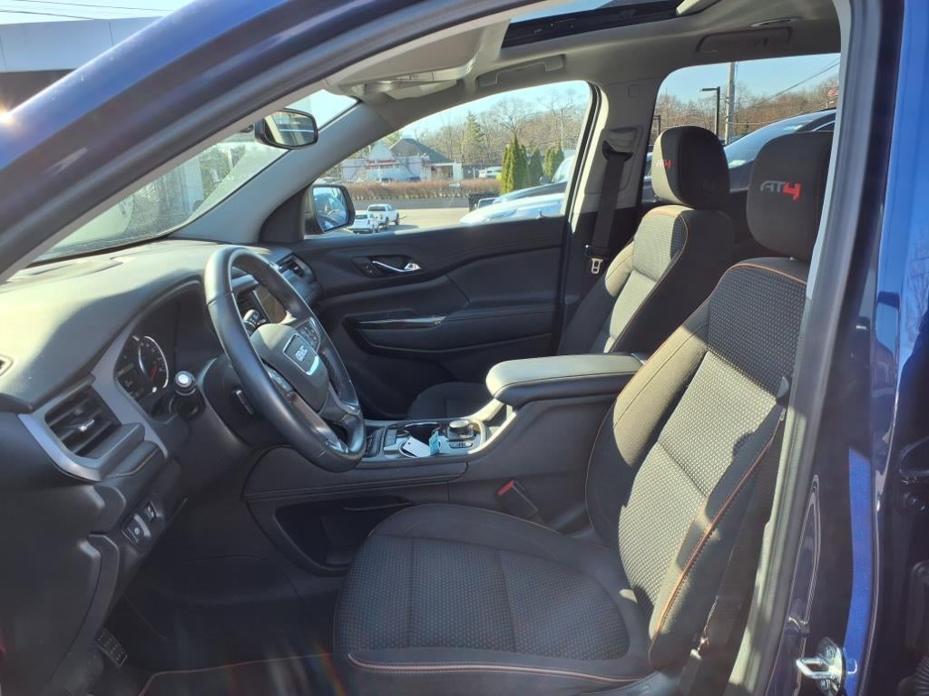 2023 GMC Acadia AT4