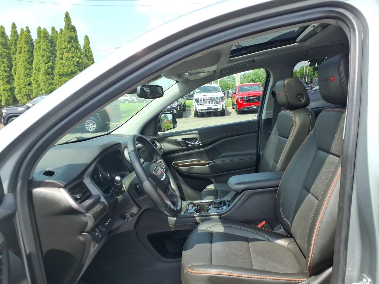 2023 GMC Acadia AT4