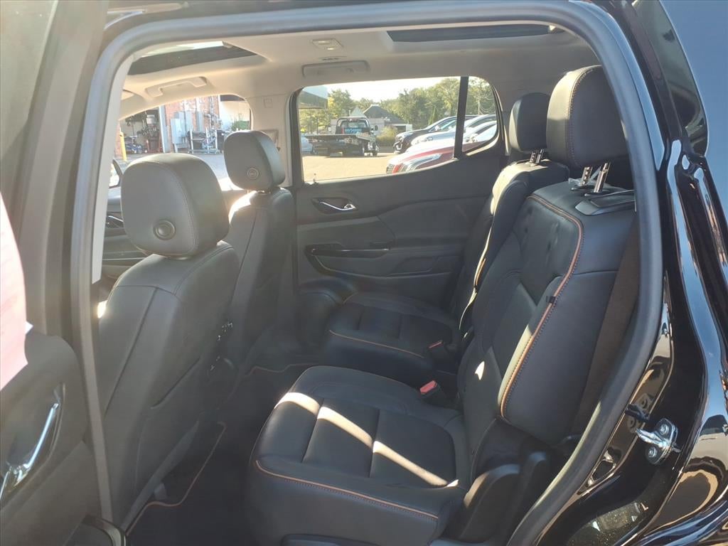 2023 GMC Acadia AT4