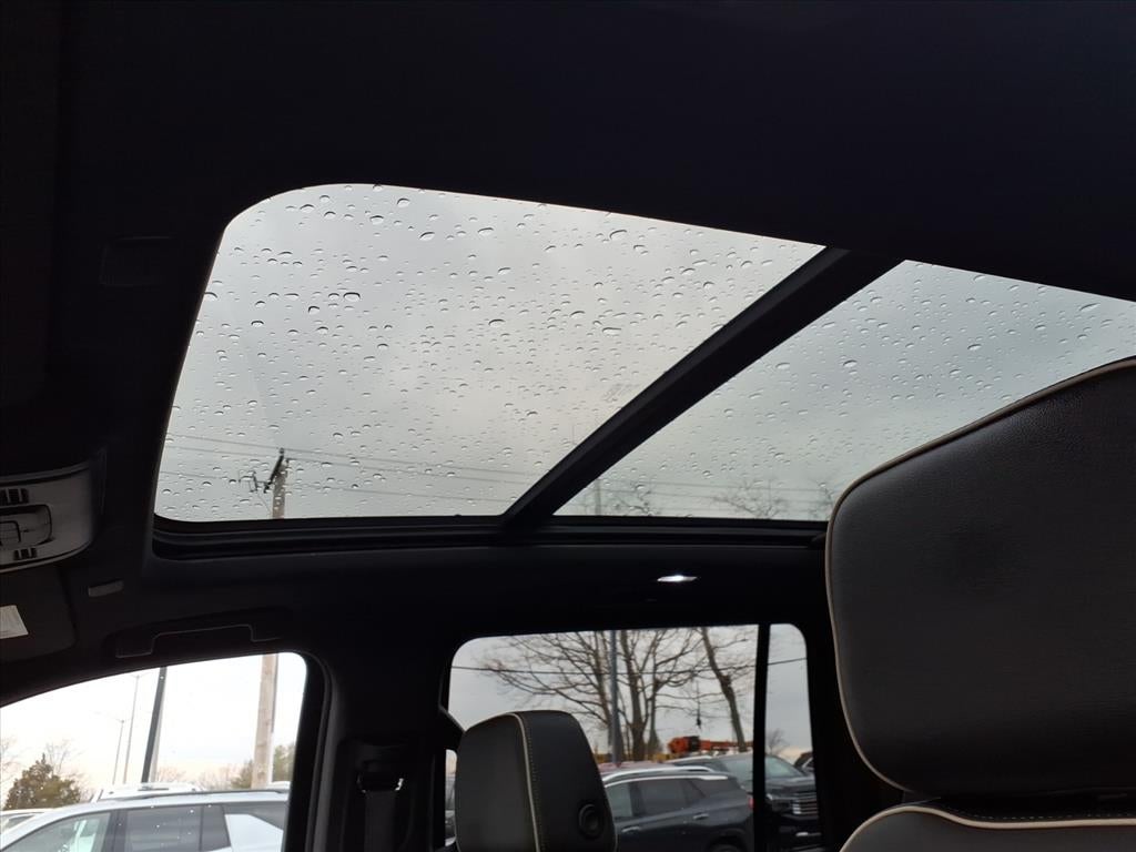 2023 GMC Yukon XL SLT