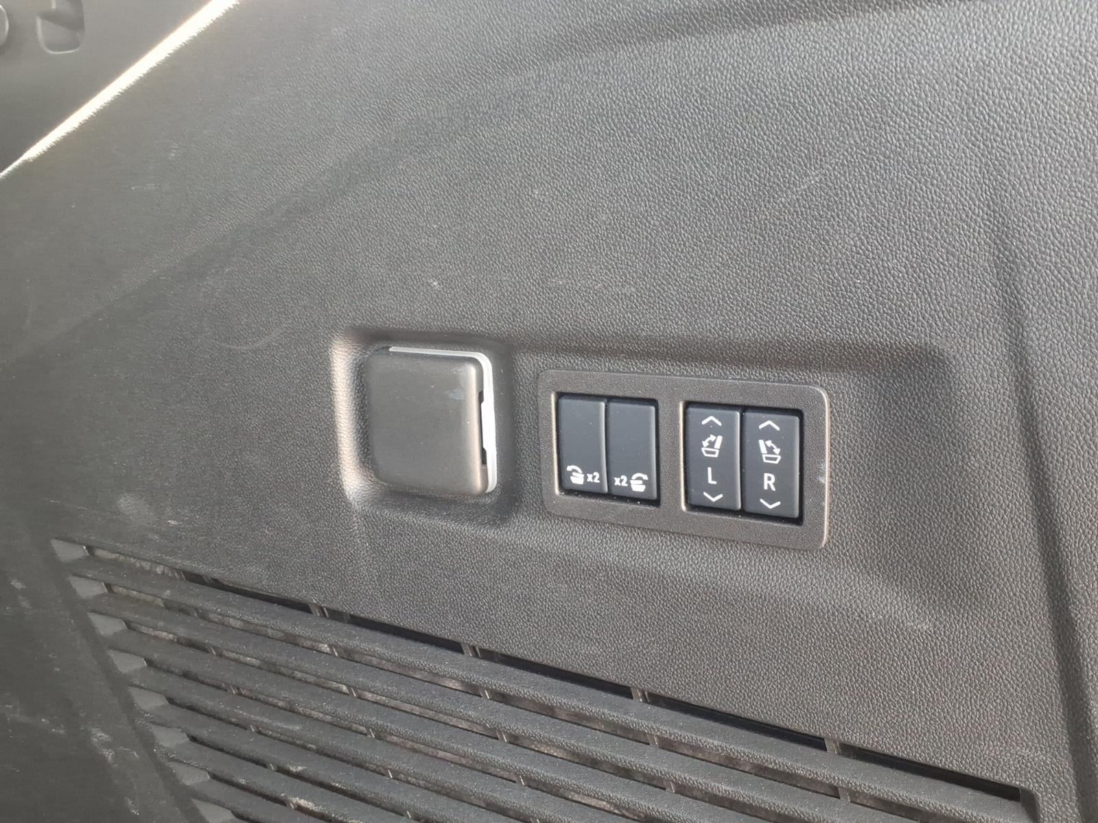 2025 GMC Yukon XL AT4
