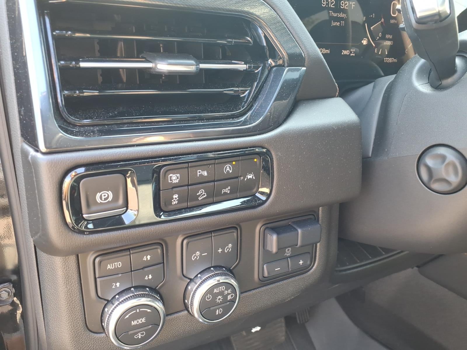 2025 GMC Yukon XL AT4